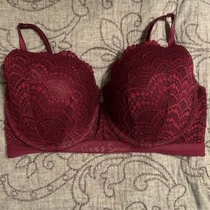Barely worn no wire Victoria Secret bra. 38DD
